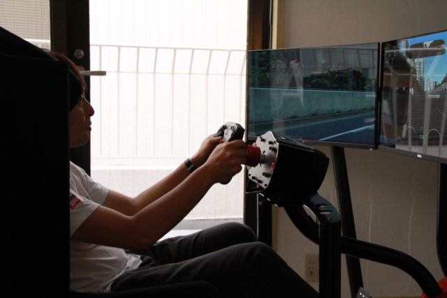 IMG_4299 | 株式会社ゼンカイレーシング|レーシングシミュレーターの開発・ハンコン販売