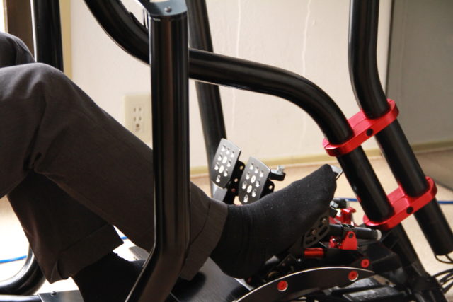 IMG_4302 | 株式会社ゼンカイレーシング|レーシングシミュレーターの開発・ハンコン販売