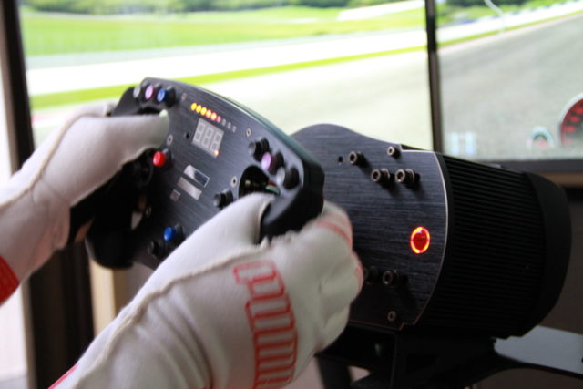 IMG_4332 | 株式会社ゼンカイレーシング|レーシングシミュレーターの開発・ハンコン販売