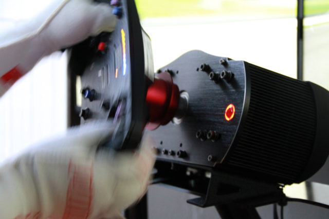 IMG_4355 | 株式会社ゼンカイレーシング|レーシングシミュレーターの開発・ハンコン販売