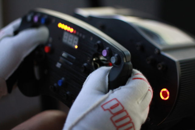 IMG_4363 | 株式会社ゼンカイレーシング|レーシングシミュレーターの開発・ハンコン販売