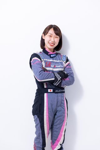 hinako_2 | 株式会社ゼンカイレーシング|レーシングシミュレーターの開発・ハンコン販売