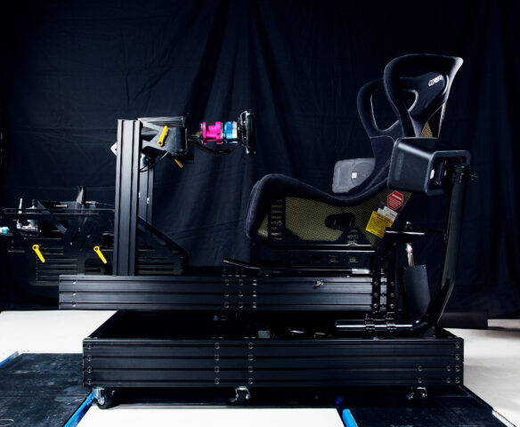 img_03 | 株式会社ゼンカイレーシング|レーシングシミュレーターの開発・ハンコン販売