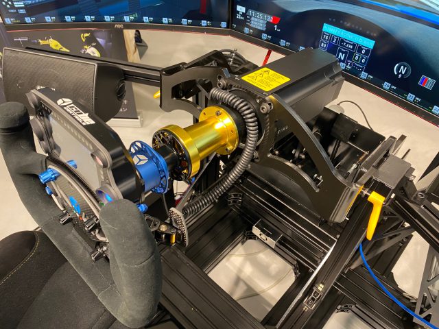 IMG_3745 | 株式会社ゼンカイレーシング|レーシングシミュレーターの開発・ハンコン販売