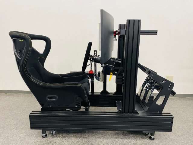 IMG_4897 | 株式会社ゼンカイレーシング|レーシングシミュレーターの開発・ハンコン販売