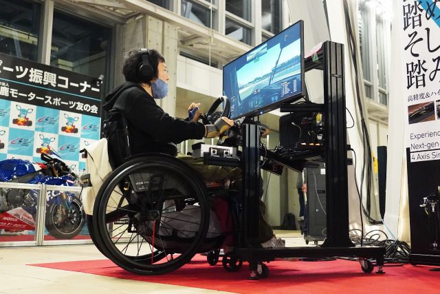 長屋宏和選手とゼンカイレーシングの取り組みがトヨタイムスで紹介されました | 株式会社ゼンカイレーシング|レーシングシミュレーターの開発・ハンコン販売 長屋宏和選手とゼンカイレーシングの取り組みがトヨタイムスで紹介されました