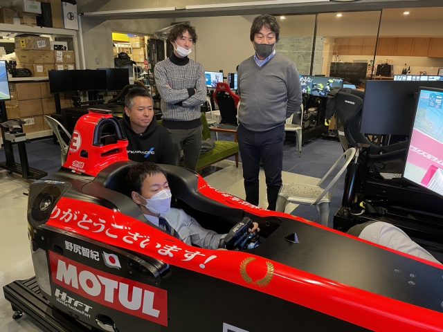 IMG_1076 | 株式会社ゼンカイレーシング|レーシングシミュレーターの開発・ハンコン販売