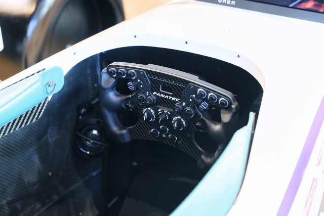 KKB00151 | 株式会社ゼンカイレーシング|レーシングシミュレーターの開発・ハンコン販売