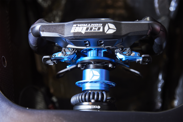 _01_1776_re_re_R | 株式会社ゼンカイレーシング|レーシングシミュレーターの開発・ハンコン販売