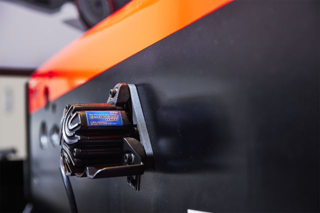 _01_1818_re_re_R | 株式会社ゼンカイレーシング|レーシングシミュレーターの開発・ハンコン販売